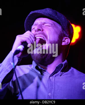 Alex Clare esegue dal vivo presso il Lexington Londra Inghilterra - 28.03.11 Foto Stock