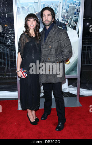 David Schwimmer (R) e della moglie Zoe Buckman New York premiere di "Arthur" tenutosi presso il Teatro Ziegfeld - Arrivi New York City, Foto Stock