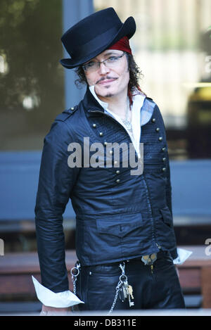 Adam Ant al di fuori della ITV Studios di Londra - Inghilterra - 06.04.11 Foto Stock