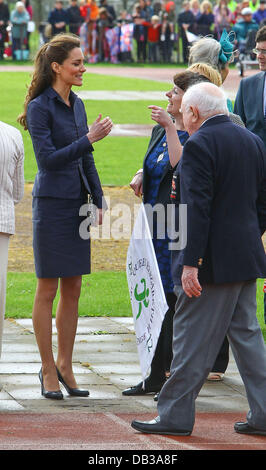 Kate Middleton visite Witton Country Park, Lancashire e visualizzare le attività che si svolgono presso il parco per dimostrare l' importanza di outdoor spazio ricreativo Darwen, Inghilterra - 11.04.11 Foto Stock