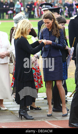 Kate Middleton visite Witton Country Park, Lancashire e visualizzare le attività che si svolgono presso il parco per dimostrare l' importanza di outdoor spazio ricreativo Darwen, Inghilterra - 11.04.11 Foto Stock