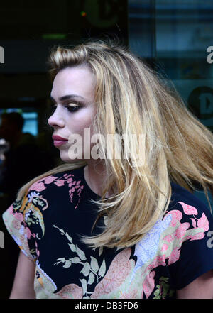 Billie Piper indossando un pieghevole Vintage dress al di fuori della BBC Radio One Studios di Londra - Inghilterra - 12.04.11 Foto Stock