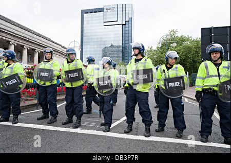 Difesa inglese league protesta edl birmingham 20 luglio 2013 Riot Police Foto Stock