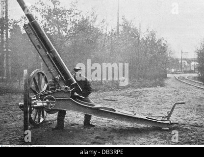 Militare, artiglieria, pistola anti-palloncino, prodotto da Krupp, gunner in azione, Germania, 1908, Additional-Rights-Clearences-non disponibile Foto Stock