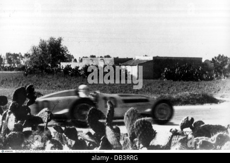 Sport, corse automobilistiche, Gran Premio di Tunisi, Rudolf Caracciola per Mercedes Benz, 17.5.1936, diritti aggiuntivi-clearences-non disponibili Foto Stock