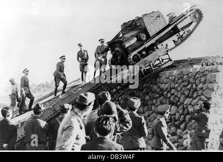 Militare, Italia, esercito, gara di carri armati in Italia, 1936, diritti aggiuntivi-clearences-non disponibili Foto Stock