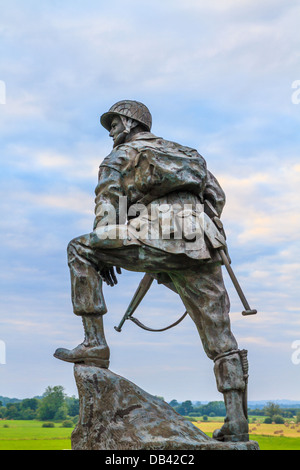 Iron Mike statua commemorativa US airborne soldati durante l invasione della Normandia, Francia Foto Stock