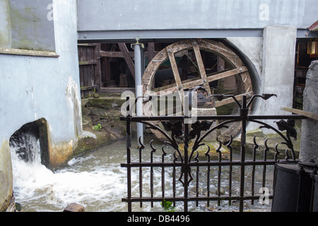 Xvi secolo Forge acqua in Gdansk Oliwa. Architettura e dettaglio. Foto Stock