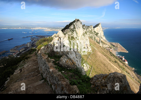 Rocca di Gibilterra vista panoramica, affacciato sulla Baia di catalano e la baia di Gibilterra Foto Stock