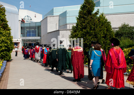 Processione accademico sul giorno di graduazione, Università di Warwick, Regno Unito Foto Stock