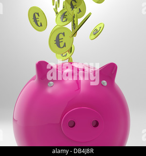 Monete di entrare Piggybank mostrando deposito europeo Foto Stock
