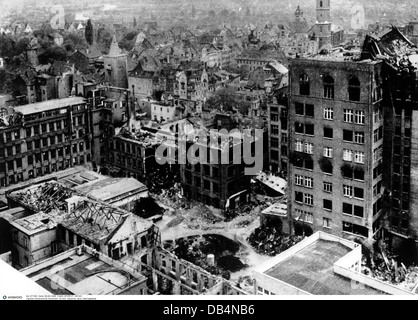 Industria, ottica, stabilimento, Carl Zeiss GmbH, Jena, edifici distrutti dopo l'attacco bomba, 19.3.1945, diritti aggiuntivi-clearences-non disponibili Foto Stock