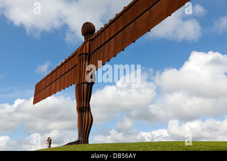 L Angelo del Nord, un enorme scultura,creato da Anthony Gormley, Gateshead, Tyne and Wear, Northumberland, Regno Unito. Foto Stock