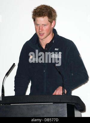 Il principe Harry assiste le passeggiate con i feriti Homecoming Media ricevimento al BAFTA a Londra, Inghilterra. Un gruppo di soldati feriti sono stati uniti dal principe Harry per quattro giorni durante un 13-giorni di trekking attraverso il ghiaccio polare cap, per contribuire a raccogliere fondi per le passeggiate con i feriti della carità. Londra, Inghilterra - 26.04.11 **Non disponibile per la pubblicazione in Francia. Disponibile per la pubblicazione Foto Stock