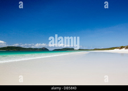 Sabbie Bianche e le acque cristalline di Whitehaven Beach. Whitsunday Islands National Park, Whitsundays, Queensland, Australia Foto Stock