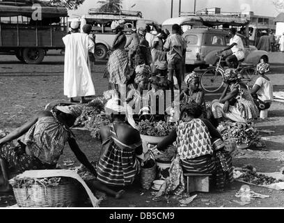 Geografia / viaggio, Guinea, Conakry, mercati, donne sul mercato di Madina, anni 60, diritti aggiuntivi-clearences-non disponibile Foto Stock