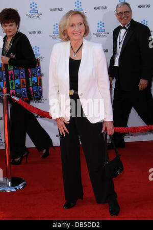 Eva Marie Saint TCM Classic Film Festival lo screening di un americano a Parigi gala tenutosi presso il Grauman's Chinese Theatre Hollywood, California - 28.04.11 Foto Stock