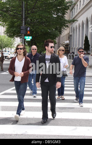 David Cook e la sua band fuori e circa a Washington DC di Washington DC, Stati Uniti d'America - 29.04.11 Foto Stock