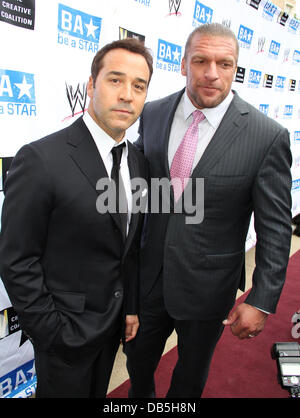 Jeremy Piven e Paul Levesque Anti-Bullying Alliance " essere una stella" lanciata dalla coalizione creativa, un elenco di celebrità e WWE presso il Club di Washington - Gli arrivi di Washington, DC, Stati Uniti d'America - 29.04.11 Foto Stock