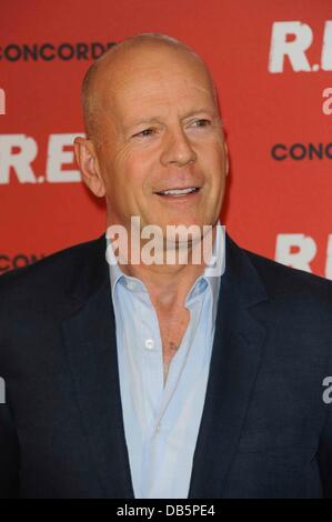 Monaco di Baviera, Germania. Il 24 luglio 2013. Bruce Willis assiste il 'R.E.D. 2' photocall al Mandarin Oriental Hotel sulla luglio 24, 2013 a Monaco di Baviera, Germania. Credito: dpa picture alliance/Alamy Live News Foto Stock