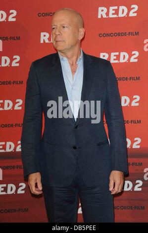 Monaco di Baviera, Germania. Il 24 luglio 2013. Bruce Willis assiste il 'R.E.D. 2' photocall al Mandarin Oriental Hotel sulla luglio 24, 2013 a Monaco di Baviera, Germania. Credito: dpa picture alliance/Alamy Live News Foto Stock