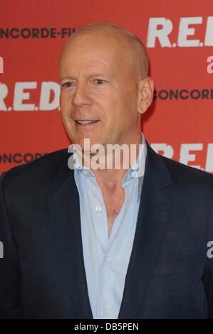 Monaco di Baviera, Germania. Il 24 luglio 2013. Bruce Willis assiste il 'R.E.D. 2' photocall al Mandarin Oriental Hotel sulla luglio 24, 2013 a Monaco di Baviera, Germania. Credito: dpa picture alliance/Alamy Live News Foto Stock