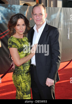 Jennifer Grey e Clark Gregg Los Angeles premiere di "Thor" tenutasi presso l'El Capitan theater - Gli arrivi di Hollywood, in California - 02.05.11 Foto Stock