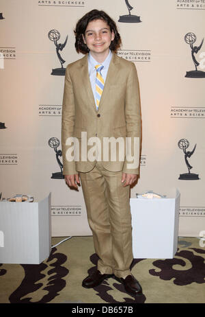 Max Burkholder La Academy of Television Arts & Sciences IV annuale "Television Academy onora " Gala di Los Angeles, California - 05.05.11 - Gli arrivi di Los Angeles, California - 05.05.11 Foto Stock