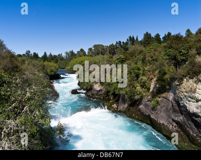 Dh Cascate Huka Taupo, Nuova Zelanda Waikato cascate del fiume le rapide di acqua Foto Stock