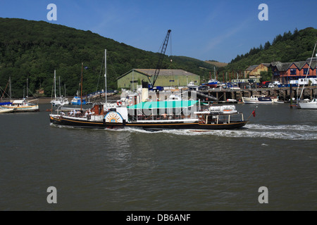 Il battello a vapore "Kingswear Castle' la navigazione sul fiume Dart a Dartmouth, Devon, Inghilterra, Regno Unito. Foto Stock