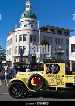 Dh Napier, Nuova Zelanda avvisatore acustico autocarro Vintage TG Dome edificio Art Deco weekend Foto Stock