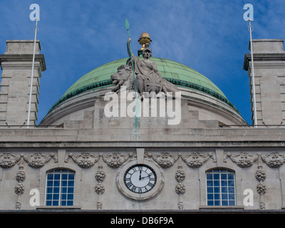 Britannia iconica statua su Regent Street Building Foto Stock