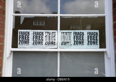 Fratturazione idraulica (fracking) azienda Cuadrilla ha permesso di pianificazione per trapanare appena fuori Balcombe, West Sussex, Regno Unito. Foto Stock