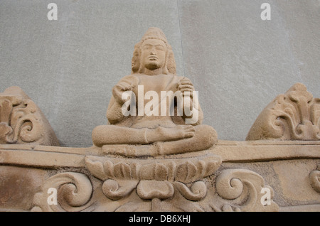 Il Vietnam, Da Nang. Cham Museum. Antica storica scultura in pietra arenaria risalente al Champa cultura. Foto Stock