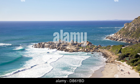 Dominata da montagne, Llandudno Beach è una delle più belle spiagge di Città del Capo in Sud Africa. Foto Stock