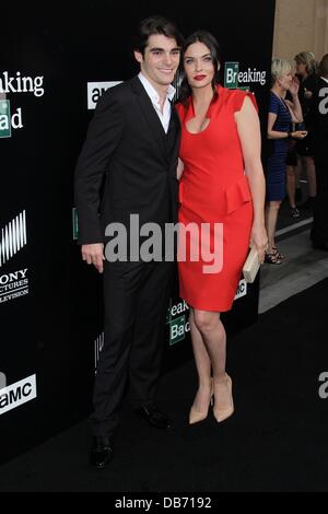 Los Angeles, California, USA. Il 24 luglio, 2013. RJ Mitte e Jodi Lyn O'Keefe frequentare AMC ''Ultime cattivo'' Premiere Screening su luglio 24, 2013 a Sony Pictures Studios di Culver City, CA. Stati Uniti d'America. Credito: TLeopold/Globe foto/ZUMAPRESS.com/Alamy Live News Foto Stock