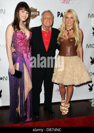 Claire Sinclair, Hugh Hefner, Crystal Harris Playboys Playmate dell'anno 2011al Moon Nightclub al Palms Hotel and Casino Las Vegas, Nevada - 06.05.11 Foto Stock