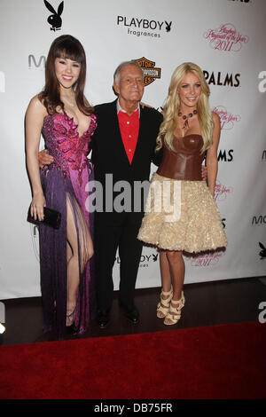 Claire Sinclair, Hugh Hefner, Crystal Harris Playboy la Playmate dell'anno 2011 al Moon Nightclub al Palms Hotel and Casino Las Vegas, Nevada - 06.05.11 Foto Stock