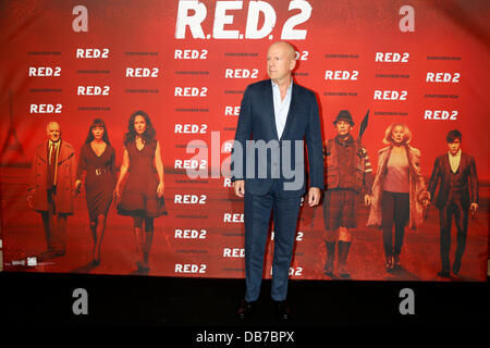 Monaco di Baviera, Germania. Il 24 luglio 2013. Bruce Willis assiste il 'R.E.D. 2' photocall al Mandarin Oriental Hotel sulla luglio 24, 2013 a Monaco di Baviera, Germania. Credito: dpa picture alliance/Alamy Live News Foto Stock