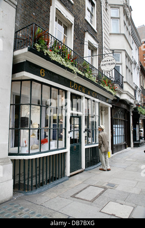 Serratura e Co Hatters su St James Street, St James's, London, Regno Unito Foto Stock