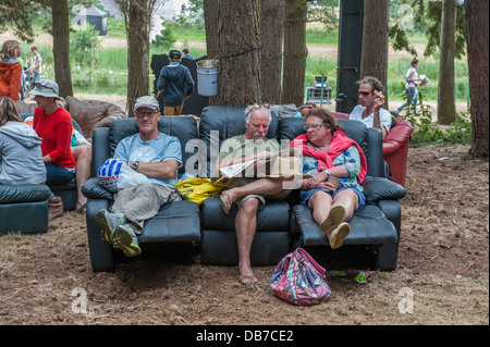 Non solo la musica in corso nei boschi e parchi a Latitude Festival 2013, Henham Park, Southwold, Suffolk, Regno Unito. Luglio 2013. Foto Stock