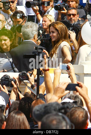 Dustin Hoffman e Angelina Jolie 2011 Festival Internazionale del Cinema di Cannes - Giorno 2 - "Kung Fu Panda 2' - Photocall Cannes, Francia - 12.05.11 Foto Stock