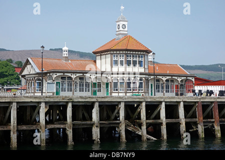 Il famoso molo in legno e la costruzione del molo a Dunoon Argyll and Bute Scozia Scotland Foto Stock