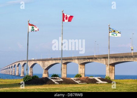 Il Prince Edward Island lato della Confederazione Bridge. Foto Stock