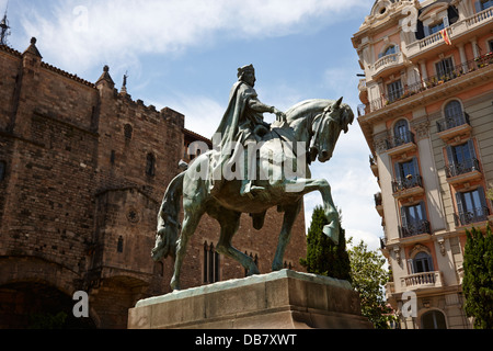 Statua di Ramón Berenguer III il grande conte di Barcellona Catalonia Spagna Foto Stock