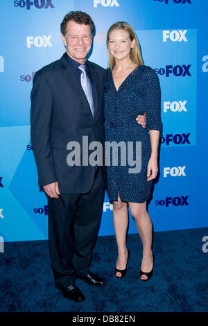 John Noble e Anna Torv FOX iniziali di presentazione - Gli arrivi di New York City, Stati Uniti d'America - 16.05.11 Foto Stock