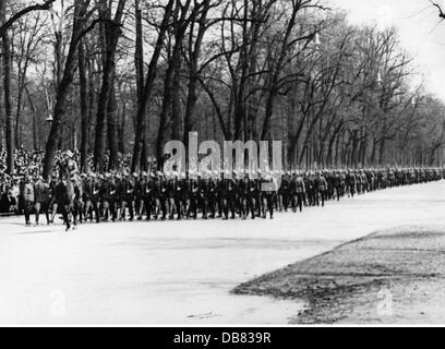 Nazismo / nazionalsocialismo, militare, parate, sfilata il 47° compleanno di Adolf Hitler, Berlino, 20.4.1936, fanteria, diritti aggiuntivi-clearences-non disponibile Foto Stock