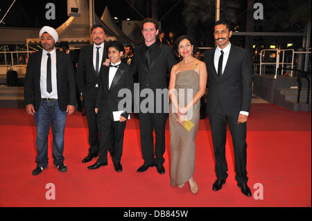 Tenoch Huerta, Dolores Heredia, direttore Everardo gotta, Kristyan Ferrer, Carlos Bardem e Vikram Chatwal, 2011 Festival Internazionale del Cinema di Cannes - Giorno 7 - Dias de Gracia - Premiere Cannes, Francia - 17.05.11 Foto Stock