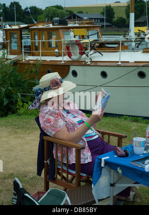 Il Tamigi 35th barca tradizionale Rally, Henley-on-Thames, Inghilterra Luglio 2013.tradizionali barche di legno sul fiume Tamigi. Foto Stock