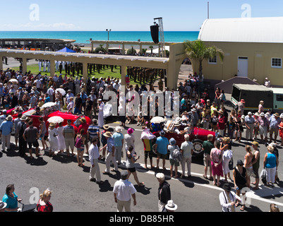 dh Marine Parade NAPIER NEW ZEALAND Art Deco week-end persone festival classico auto d'epoca degli anni '30 festival tour in auto Foto Stock